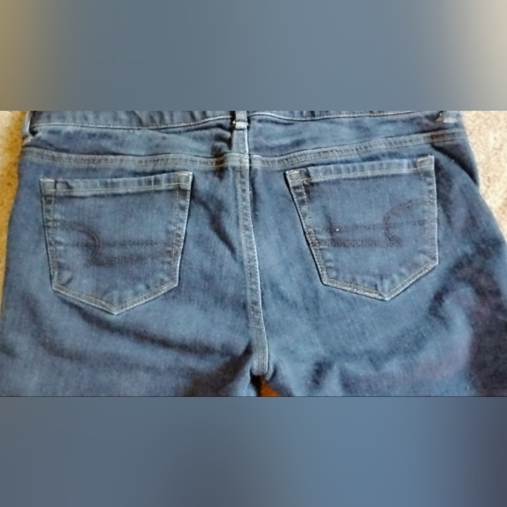 AEO Bermuda Jean Shorts Sz.10 - Picture 5 of 9